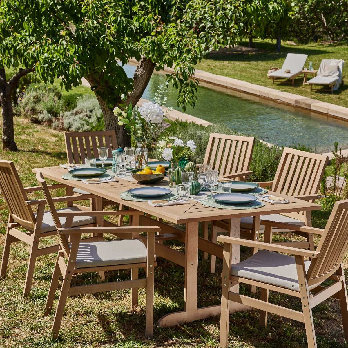 Conjunto mesa y sillas jardín 6 plazas madera y cojines - Creta