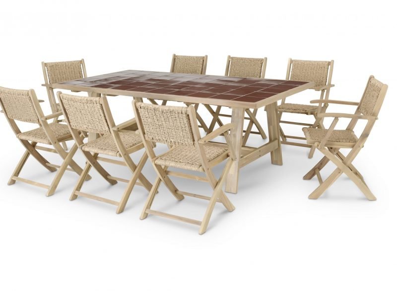 Conjunto de jardín comedor mesa de madera y cerámica terracota 200×100 + 8 sillas madera y ratán enea sintético con brazos – Java Light