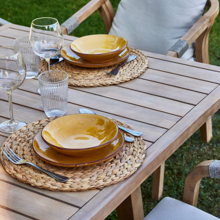 mesa de madera de acacia Riviera