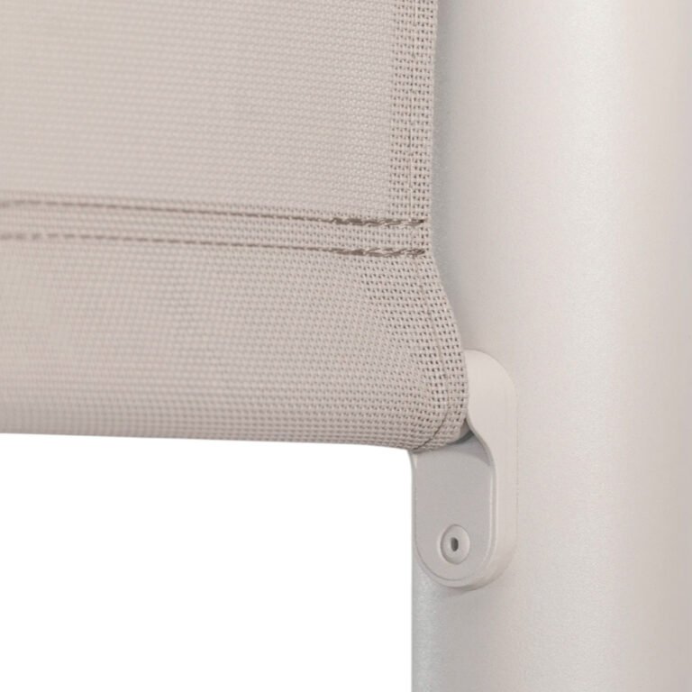 Beige balinesisches Bett